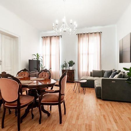 Internesto Brno Station Appartement Buitenkant foto