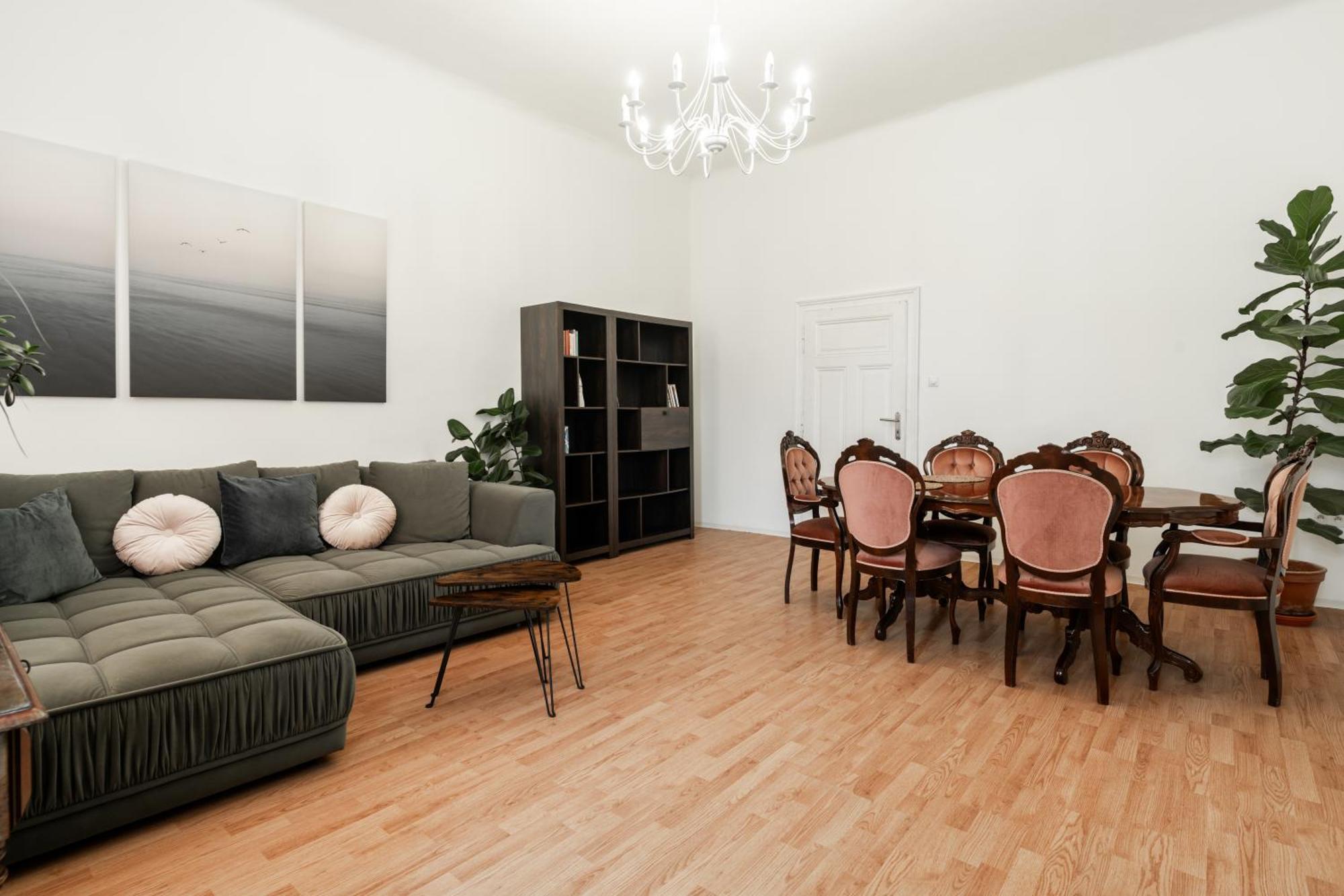 Internesto Brno Station Appartement Buitenkant foto